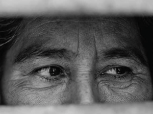 Lee más sobre el artículo Invisibilizadas tras las rejas: mujeres detenidas y la tortura sexual